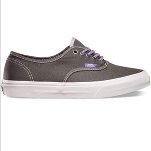 VANS Authentic Slim Skateboarding Shoes